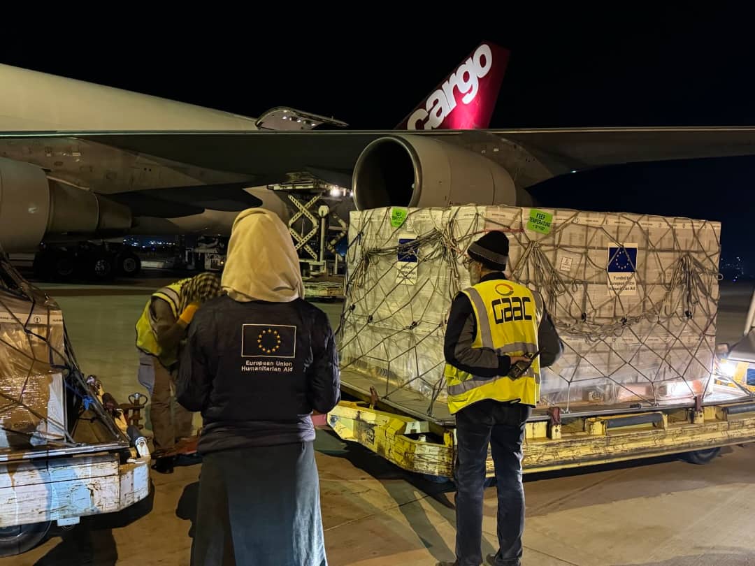 🚨 خبر تازه: اولین پرواز پل کمک‌های بشردوستانه در سال ۲۰۲۵، که بیش از ۱۰۰ تن مواد طبی و داروهای حیاتی را حمل می‌کرد، شب گذشته در کابل فرود آمد. به همراه شرکای بشردوستانه‌مان و تأمین مالی <a href="/eu_echo/">EU Civil Protection & Humanitarian Aid 🇪🇺</a>، ما به حمایت از نیازمندان در افغانستان متعهد هستیم.