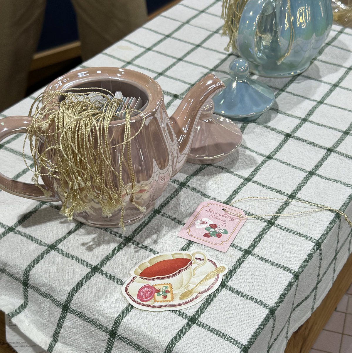 紙博 アラカル堂ノート&ラッキーくじ 紙博オフィシャルグッズのラッキーくじは、 ポットの中に入っている