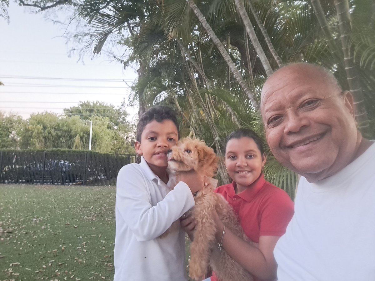 DelisHerasme's tweet photo. @OscarFliz @RodrigMarchena @VinicioSenador @pelegrinc @ElPeledeistard @mcastillo1985 @RafaelMelgenS @vicdalimelgen @AROD @pena_omar19548 @ronaldsantana2 @ceciarmy @Marcosanta15555 @JuanSoto25_ @rafaelpazRD @Almagro_OEA2015 @sherif02 @argool @Villa NUESTRO ORIGEN ESTA POR ENCIMA DE LA PATRIA, PARA NOSOTROS #LOS #CAMPESINOS PORQUE PUEDES NACER EN CUALQUIER LUGAR, PERO #MI #SANGRE ES LA #MISMA ojala lo entiendas, Alonzo y Valentina, mis nietos, viven en USA, ¿donde naceran sus hijos? DIRAN MIS BIS/ABUELOS SON #DOMINICANOS https://t.co/aCLh4uR5jq