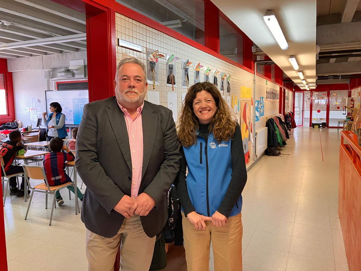 GrupCASSA's tweet photo. En el marc de les celebracions del Dia Mundial de l'Aigua, avui hem estrenat les activitats de sensibilització ambiental de l'#EDUCASSA a #Avinyonet del Penedès!

L'alcalde, Cèsar Herráiz, ha visitat un dels tallers educatius

#CASSA @ajavinyonet 
#DMAigua #DMA https://t.co/4vFaoTwm5f
