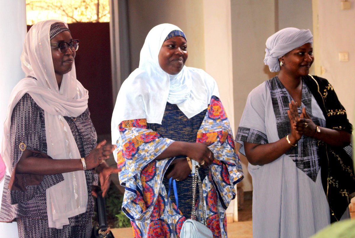 Enabel au Niger a célébré la #JournéeInternationaleDesFemmes en honorant 3 femmes exceptionnelles : <a href="/Mackykidyaicha/">MACKY KIDY Aicha🇳🇪</a>  🎬, <a href="/HalimatouZika/">Halimatou Zika sombeize</a>  🌱 et Ami Bicko 🧀. Des modèles inspirants pour l'égalité des genres et l'autonomisation des femmes. 💜💪 #Actforimpact