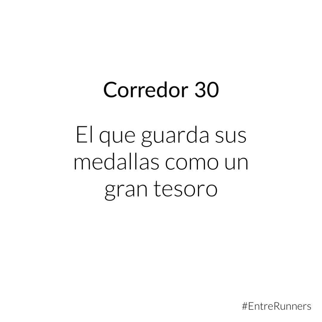 ¿Tienes colgadas tus medallas en algún lugar especial? ¿Conservas todas o solo las más representativas y a las que más cariño les tienes? ¿Las desechas? Yo las conservo todas, son un tesoro que ha ido creciendo a lo largo de los años. #EntreRunners #Corredor #Correr #Run #Runner