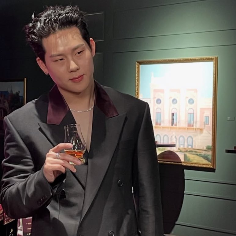 eyekonice's tweet image. arkaya da sexyback koymus.. adama kafayi yedirtir