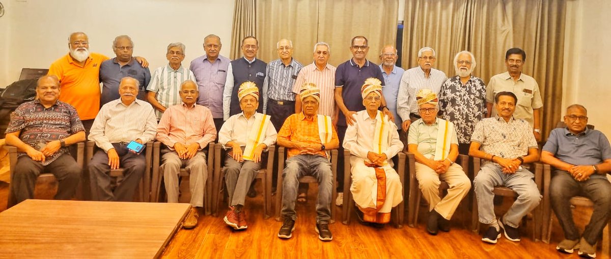 write2ragavan's tweet image. Our reunion meeting of old Pharmaceutical Medical Representatives of Madurai  based between 1967-78 and the second reunion meeting at Century Club Bengaluru on 9 March after 2023 at Chennai.