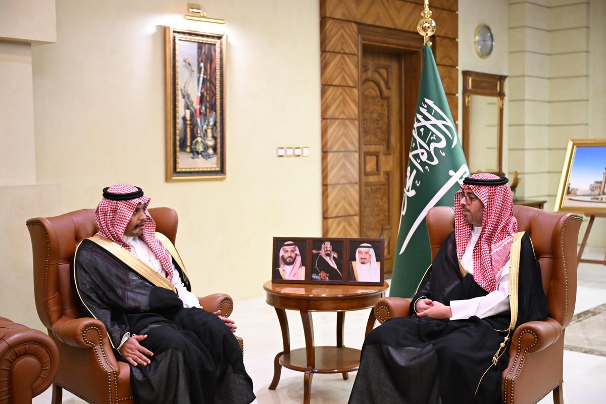الأمير #سعود_بن_جلوي محافظ جدة يستقبل وكيل وزارة التعليم للتعليم العام د.حسن خرمي ، ومدير عام تعليم جدة منال اللهيبي.

.. اطلع سموّه على النتائج التي حققها طلاب وطالبات مدارس تعليم جدة في مسابقة منافس 2024 .