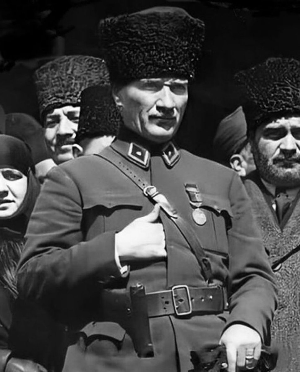 1902. Teğmen!
1905. Kurmay Yüzbaşı!
1907. Kıdemli Yüzbaşı!
1911. Binbaşı!
1914. Yarbay!
1915. Albay!
1915. Çanakkale Kahramanı!
1921. Mareşal!
1922. Kurtarıcı Başkomutan!
1923. Cumhurbaşkanı!