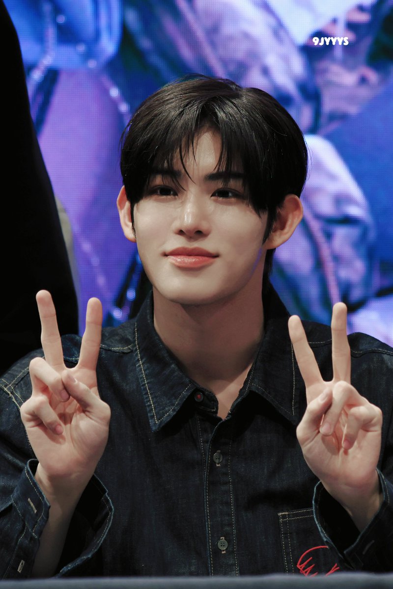 250317
✌️✌️
#민제 #Minje
#KickFlip #킥플립
#Kick_2_Kick