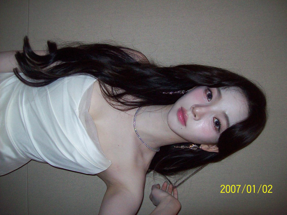 hourlykrn's tweet image. 