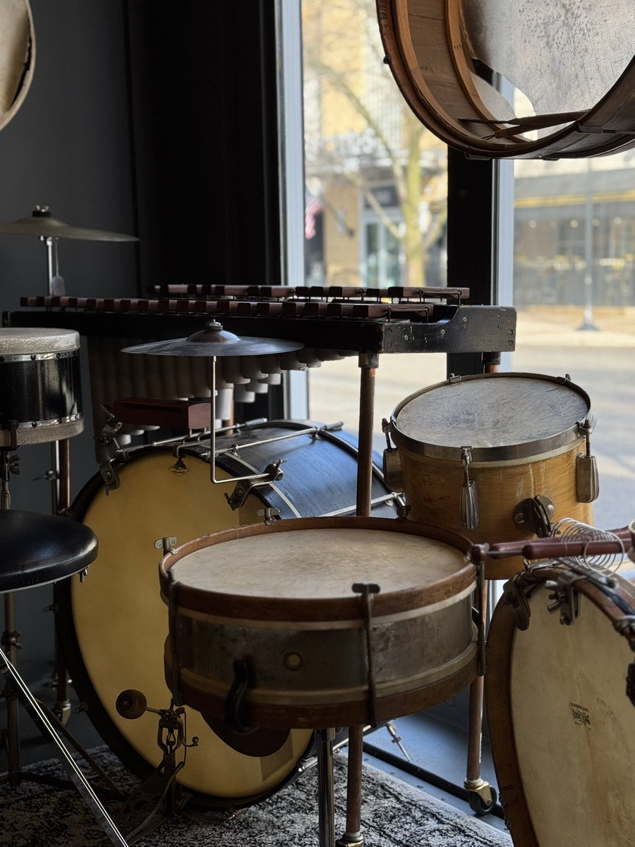 badgesdrumshop's tweet image. Badges Drum Shop is open today 12-7! 

#drumlife #badgesdrumshop