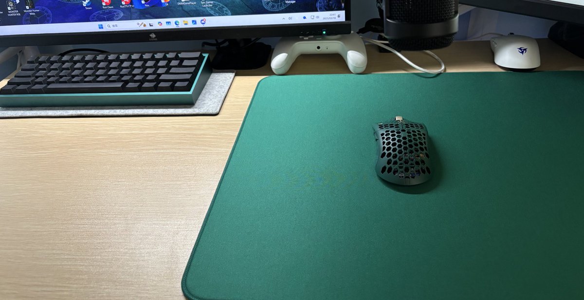 finalmouse届いて緑デスク環境できた〜