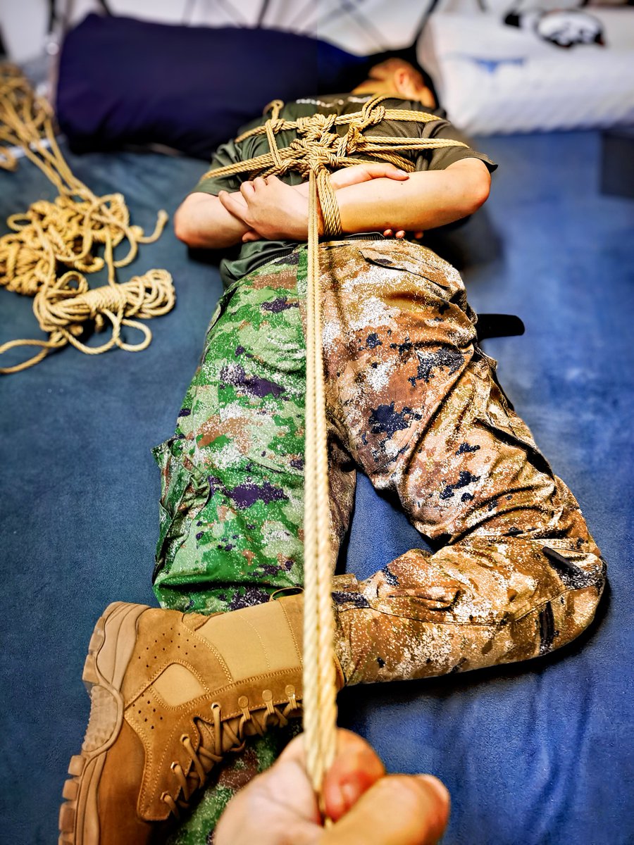 今天的图片就起名叫《你就知道拍别人，也不拍我》