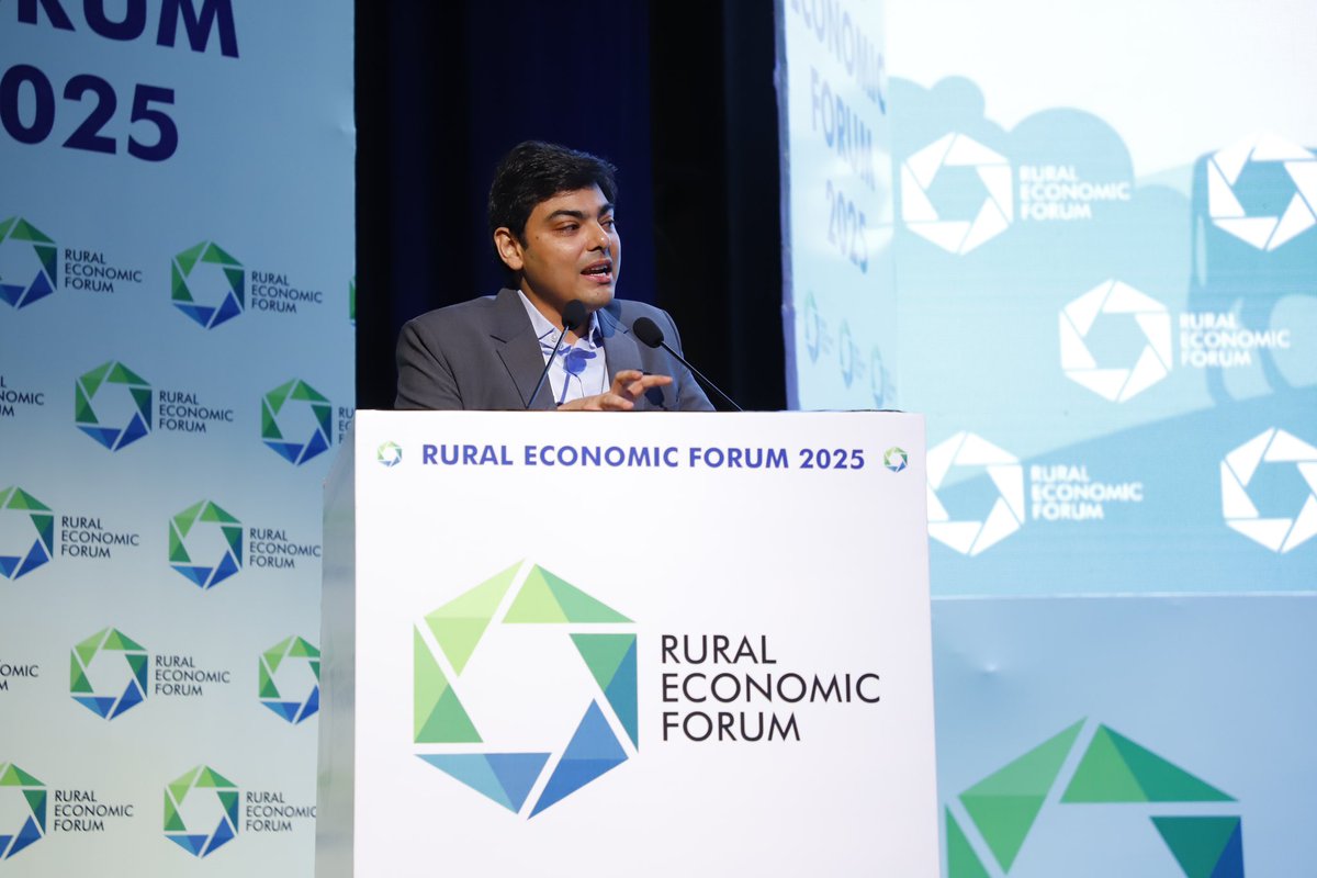 IChamberOrg's tweet photo. A Glimpse of Rural Economic Forum Annual Global Summit 2025!

The inaugural session of #REF2025 set the stage for a transformative vision—building sustainable business models in rural India with the Smart & Sustainable Gaushala Model at its core.

By integrating cow-based economies with global supply chains, we’re paving the way for nutritional security, economic self-reliance, and immense value creation in rural India.

A special thanks to @girirajsinghbjp for inaugurating the REF 2025 and sharing his vision for a thriving rural future! 🙏

Stay tuned for more insights from #REF2025! #RuralEconomicForum #ONEFUTURE #RuralTransformation #VocalForLocal #LocalForGlobal #SSGS #SmartandSustainableGaussalas