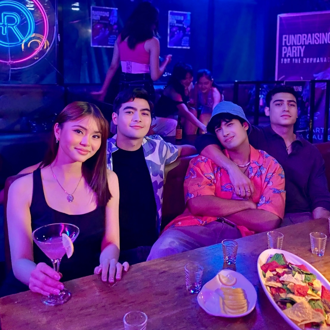 Uy! Almost full cast today ang UniverKada. Ano kayang mga scene 'to? 🤍

Don’t forget to watch Avenues of the Diamond soon on Viva One. 

#AvenuesOfTheDiamond
#UniverKada  
#StudioViva