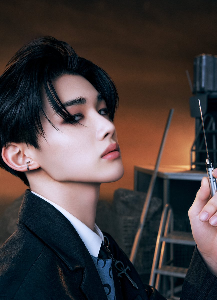 [&amp;TEAM]
3rd SINGLE「Go in Blind (月狼)」
Concept Photo

2025.4.23

#JO
#andTEAM #GoinBlind