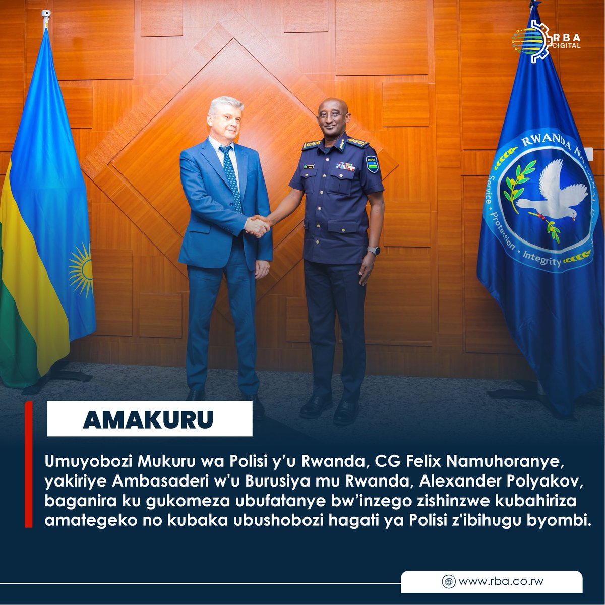 Radiorwanda_RBA's tweet photo. Umuyobozi Mukuru wa Polisi y’Igihugu, CG Felix Namuhoranye, yakiriye Ambasaderi w'u Burusiya mu Rwanda, Alexander Polyakov, baganira ku gukomeza ubufatanye bw’inzego zishinzwe kubahiriza amategeko no kubaka ubushobozi hagati ya Polisi z'ibihugu byombi. #RBAAmakuru https://t.co/GOnKV9VOhb