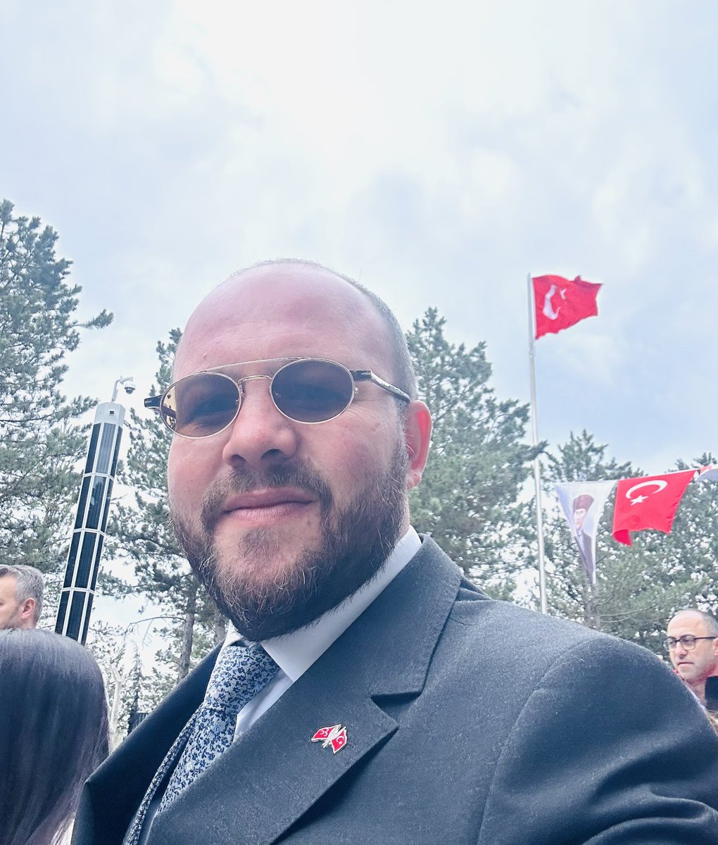 Çanakkale Zaferi'nin 110’uncu yıl dönümünde;
Gazi Mustafa Kemal ATATÜRK, silah arkadaşları ve aziz şehitlerimizi rahmet ve minnetle anıyorum. 

#ÇanakkaleGeçilmez #Çanakkale #🇹🇷