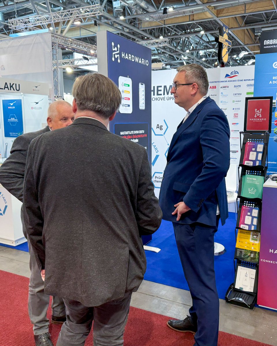 hardwario_cz's tweet photo. 👋 Zdravíme vás z veletrhu AMPER! 👋

Jsme na stánku P2.24 jako součást expozice Elektrotechnické asociace České republiky. Spolu s námi je tady i naše dceřiná společnost @Enerooo_cz. Přijďte se podívat na naše chytrá řešení pro průmysl a IoT! 🔌🚀

📸 Podívejte se, jak to u nás na stánku vypadá – těšíme se na vaši návštěvu!

👉 Veletrh AMPER se koná od 19. do 21. března na brněnském výstavišti. Zastavte se za námi!

#AMPER2025 #HARDWARIO #ENEROOO #IoT #SmartSolutions #DigitalFactory