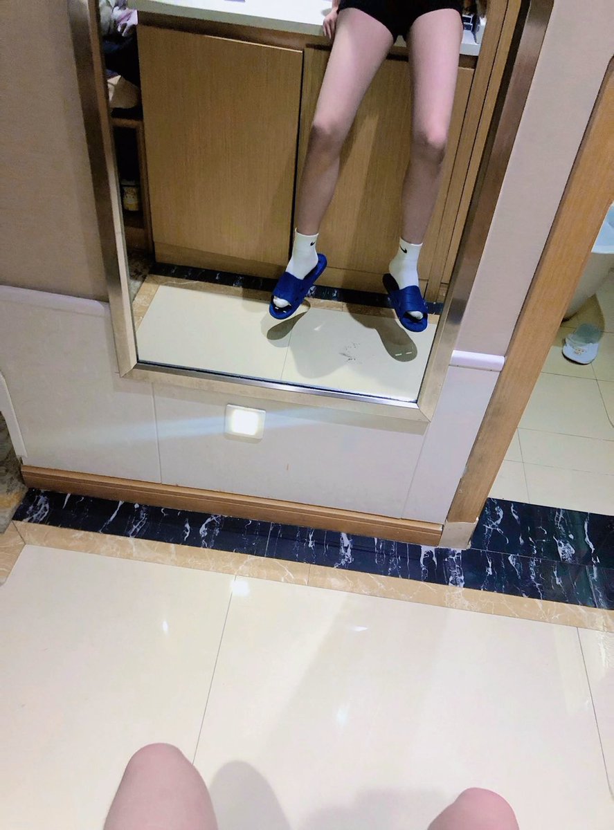 #0m  #1S 一个人好无聊喔 来个哥哥陪陪我好嘛www