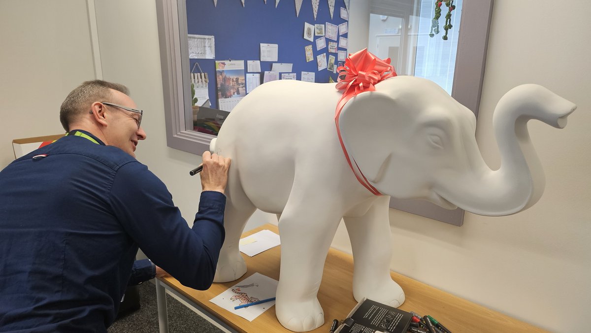 RusheyMeadAcad's tweet image. Yesterday, we picked up our baby elephant—let the fun begin! 🐘✨ Our staff and students are excited to decorate it and raise funds for @LOROSHospice. Stay tuned for the transformation! #StompRoundLeicester🎨💛 #Charity #CreativeFun