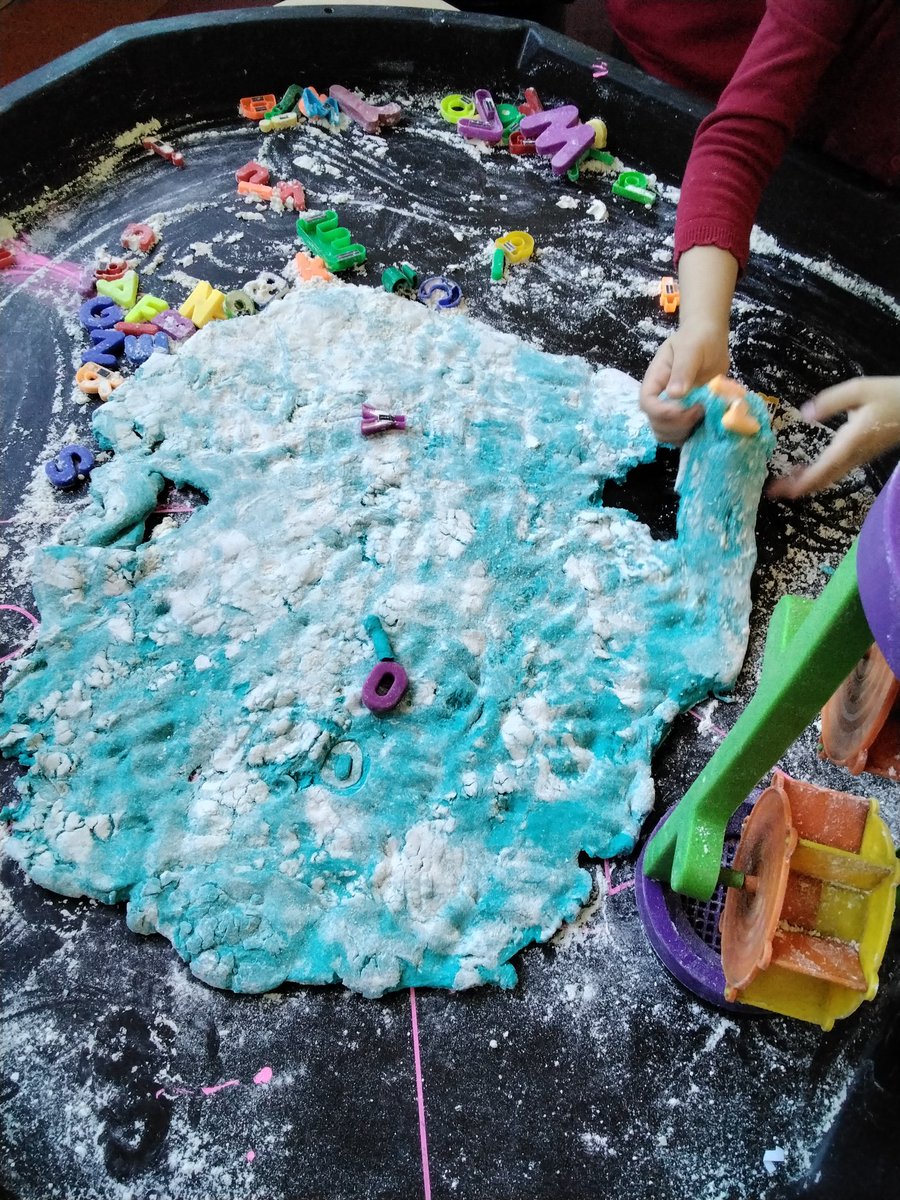 LeighPrimary's tweet photo. The children in the Nest have been practicing their phonics skills by cutting out letter sounds and making cvc words in the lovely blue dough.
#article28 #Nest #phonics #RWInc #cvcwords #sensoryplay #blue #River #whosanktheboat #memorymakers #lifelonglearners https://t.co/Wk29xIas2f
