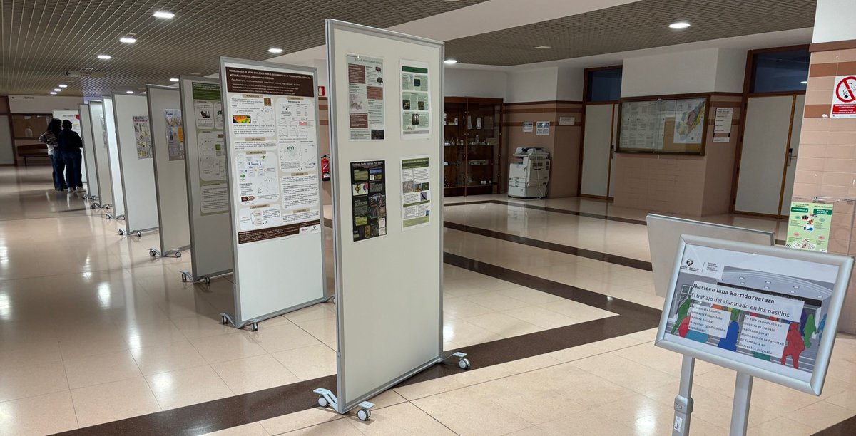 Guztia prest aurten ere Ate Irekietan ongietorria emateko!!! Gure ikasleek egindako lanak ere atera ditugu korridoreetara /Todo listo para dar la bienvenida un año más a las Puertas Abiertas!!! Además, hemos sacado a los pasillos los trabajos realizados por nuestro alumnado