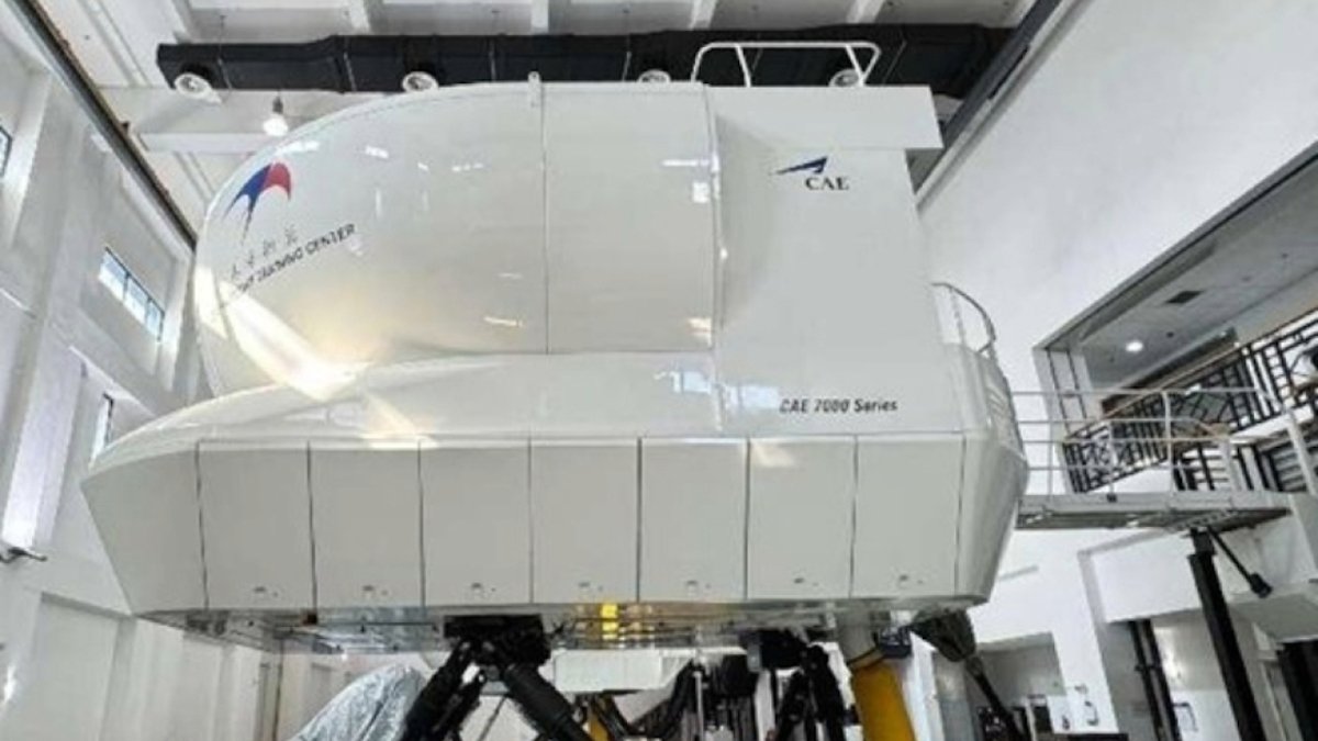 TimesAerospace's tweet image. Simaero has announced the relocation of a modern Embraer E190 Full-Flight Simulator from the China Southern Airlines training centre to its Johannesburg facility.

timesaerospace.aero/news/training/…

 #AviationTraining #FlightSimulator #EmbraerE190 #Simaero