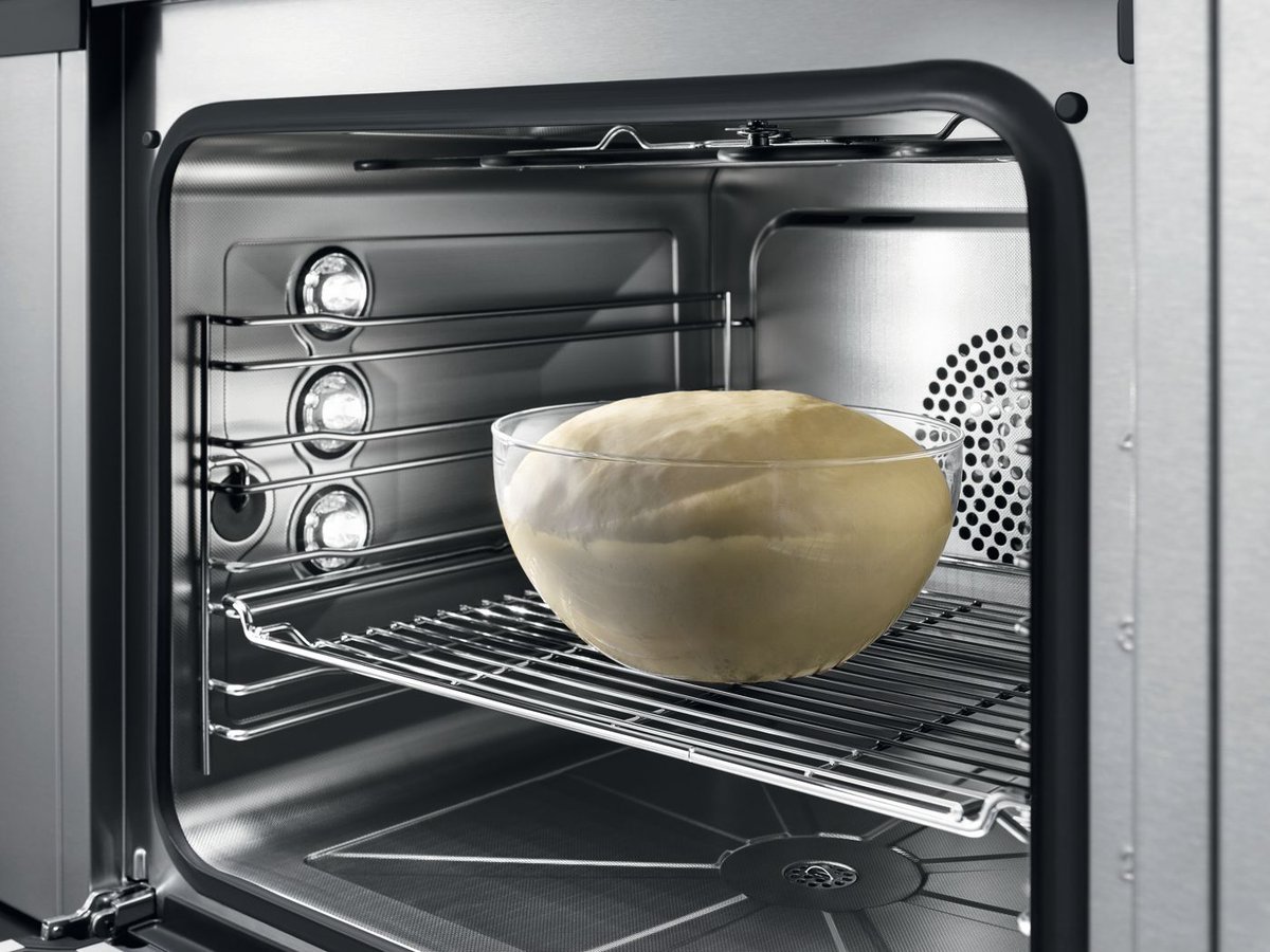Enjoy the comforting scent of homemade sourdough with #MieleUSA Ovens. 😋 

Whether you prefer sourdough, banana bread or focaccia, our ovens deliver perfect heat distribution for a crispy crust and soft interior. And perfect proofing, too! 

🥖🍞 #Miele #ImmerBesser