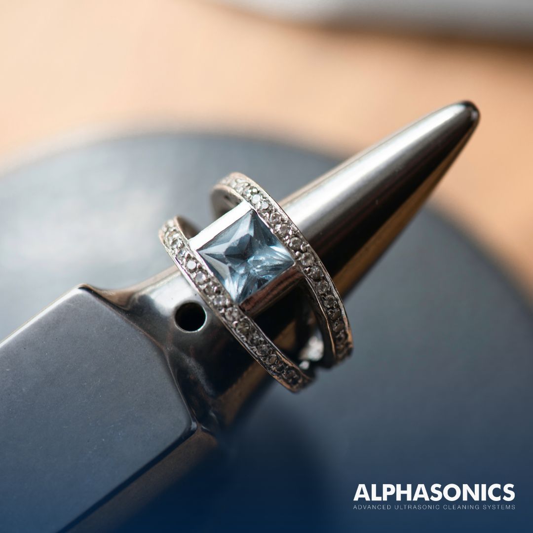 💎 Think ultrasonic cleaning is harsh? Think again. With Alphasonics, it’s one of the safest &amp; most effective methods for cleaning diamonds, watches, silver, and more—without damage.

#JewelleryCare #WatchCleaning #UltrasonicCleaning #LuxuryCare #Madeinbritain