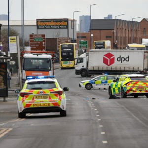 RHAMembers's tweet image. Man rushed to hospital with 'serious' injuries after being hit by car
🔗 manchestereveningnews.co.uk/news/greater-m…
#A663 #Collision #Crash #Manchester #March #Oldham #Police #truckingNews