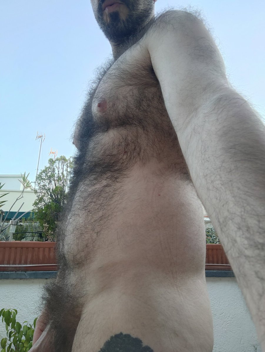 RT if you LOVE hairy guys🦍uhh uhh🔥