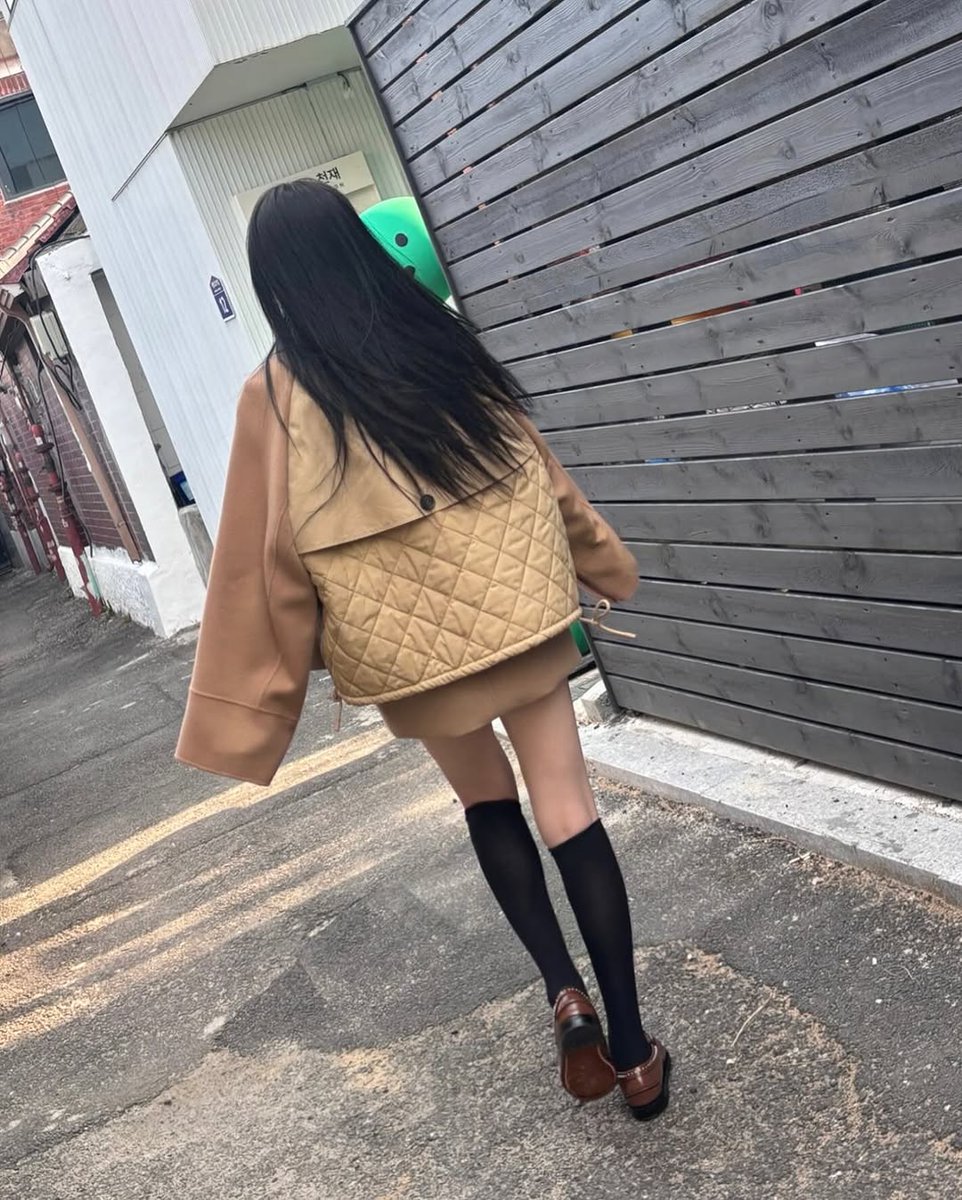 gf_eastern0116's tweet image. 250318  chaestival_ (Lee Chaeyeon) Instagram update 

안녕하세요 혹시 제 이상형이세요?🦖

@weekendmaxmara
#AWeekendWithSebago
#WeekendMaxMara

instagram.com/p/DHViNfxvkMj/
#이채연 #チェヨン #CHAEYEON #LEECHAEYEON @official_LCY