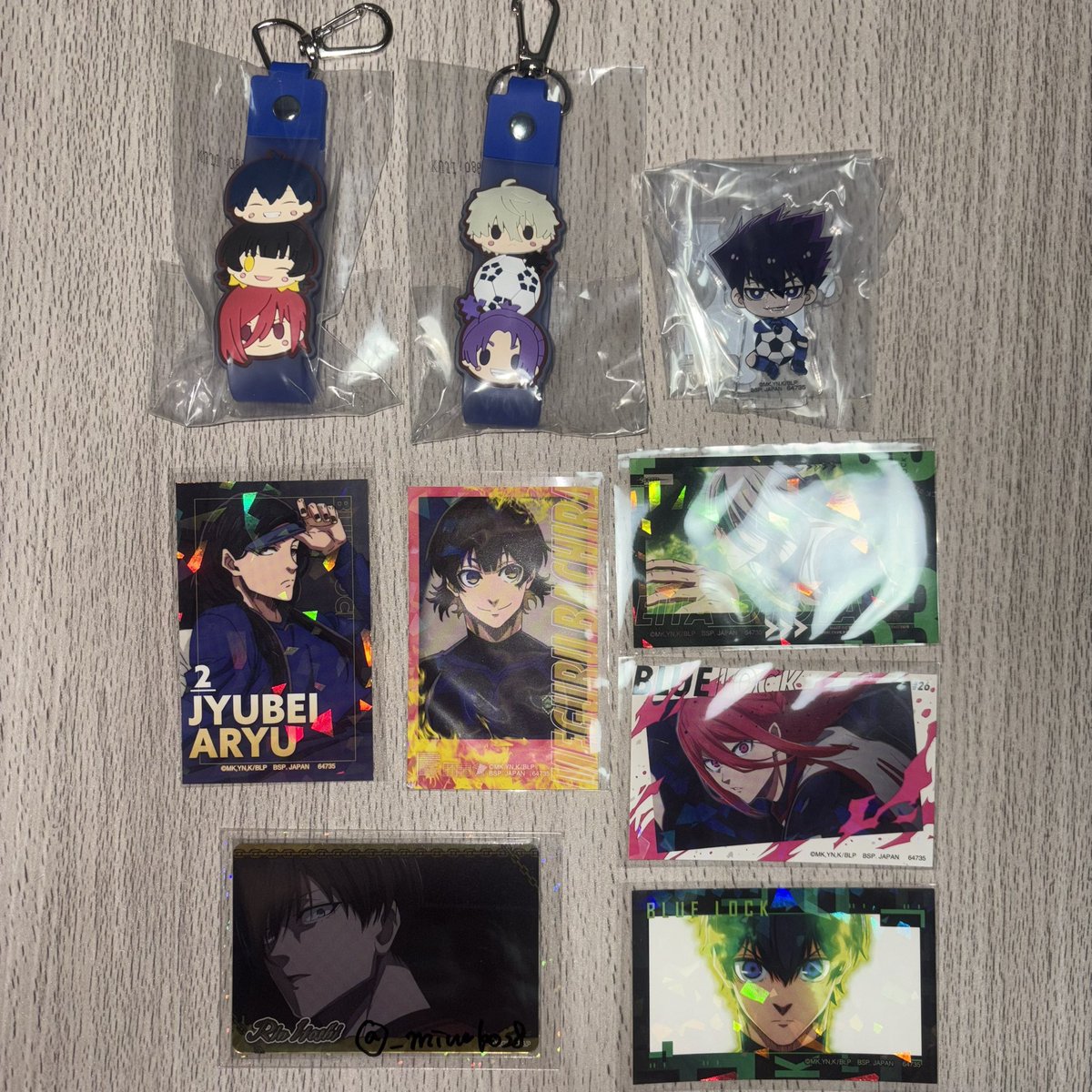 みねこ tweet media