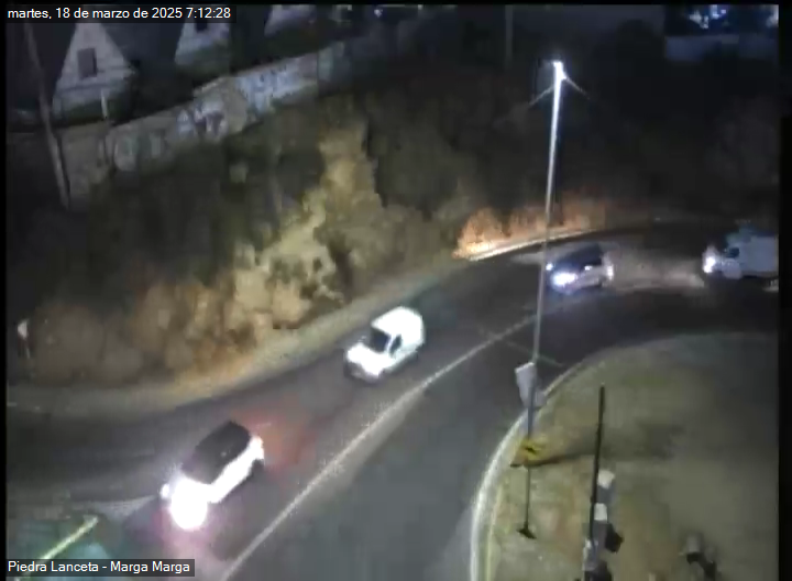 TTIValparaiso's tweet photo. AHORA [07:15] #Quilpué: Congestión en Av Marga Marga al llegar a Troncal Sur en dirección al centro de la comuna y en ingreso a Troncal Sur. Congestión en Piedra Lanceta al llegar a Av Marga Marga. Congestión en Troncal Sur en dirección a la costa. https://t.co/l2Ey28gE8M