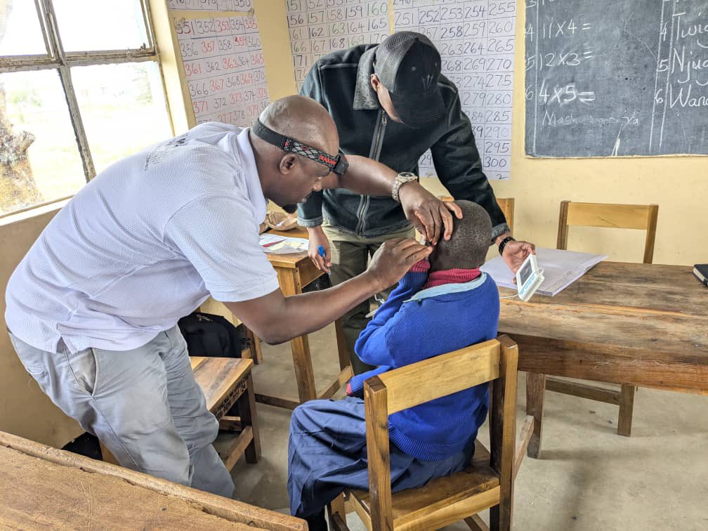 NGOLAC_'s tweet photo. NGOLAC kwa kushirikiana na madaktari bigwa kutoka hosptali ya KCMC na CBM wameandaa clinic ya macho na masikio kwa watoto katika Wilaya ya ngorongoro ikiwa leo ni siku ya kwanza huduma hii imefanyika katika shule ya msingi mama Sara iliyopo Wasso. https://t.co/5MIlQigGBP
