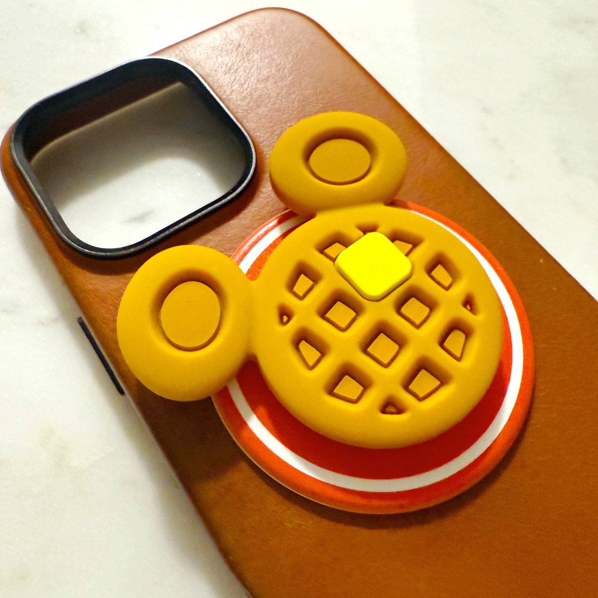billfelty's tweet image. My new #mickey waffle #popsocket ❤️🖤
#mickeymouse #disney 🧇 🧇 🧇