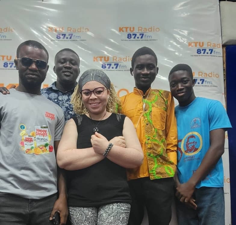 KTU Radio 87.7fm (@877kturadio) on Twitter photo The #MorningRush team ✌🏿 The #MorningRush team ✌🏿