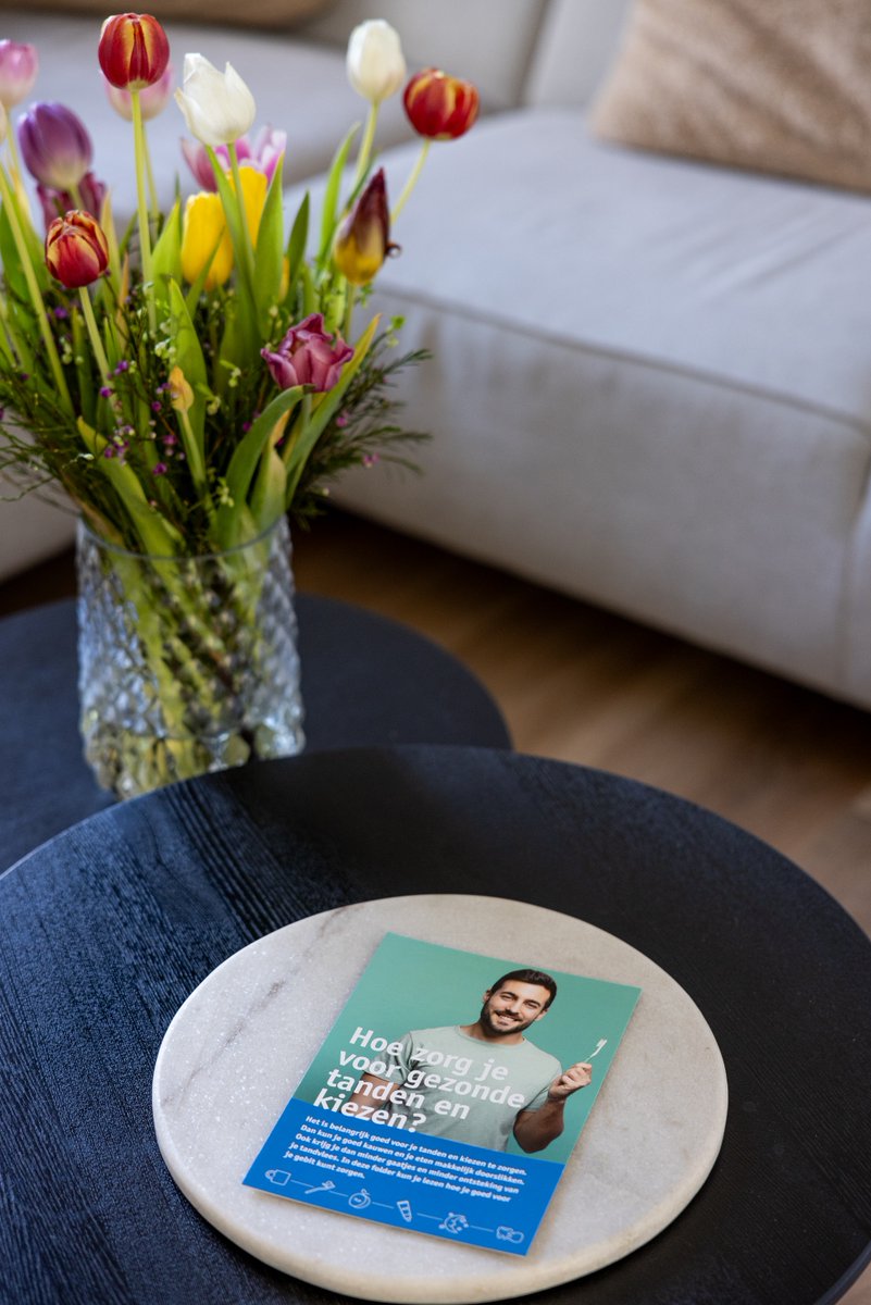 Nieuwe folder in eenvoudig Nederlands: Hoe zorg je voor gezonde tanden en kiezen? #weekvandegezondheidsverschillen  knmt.nl/nieuws/nieuwe-…