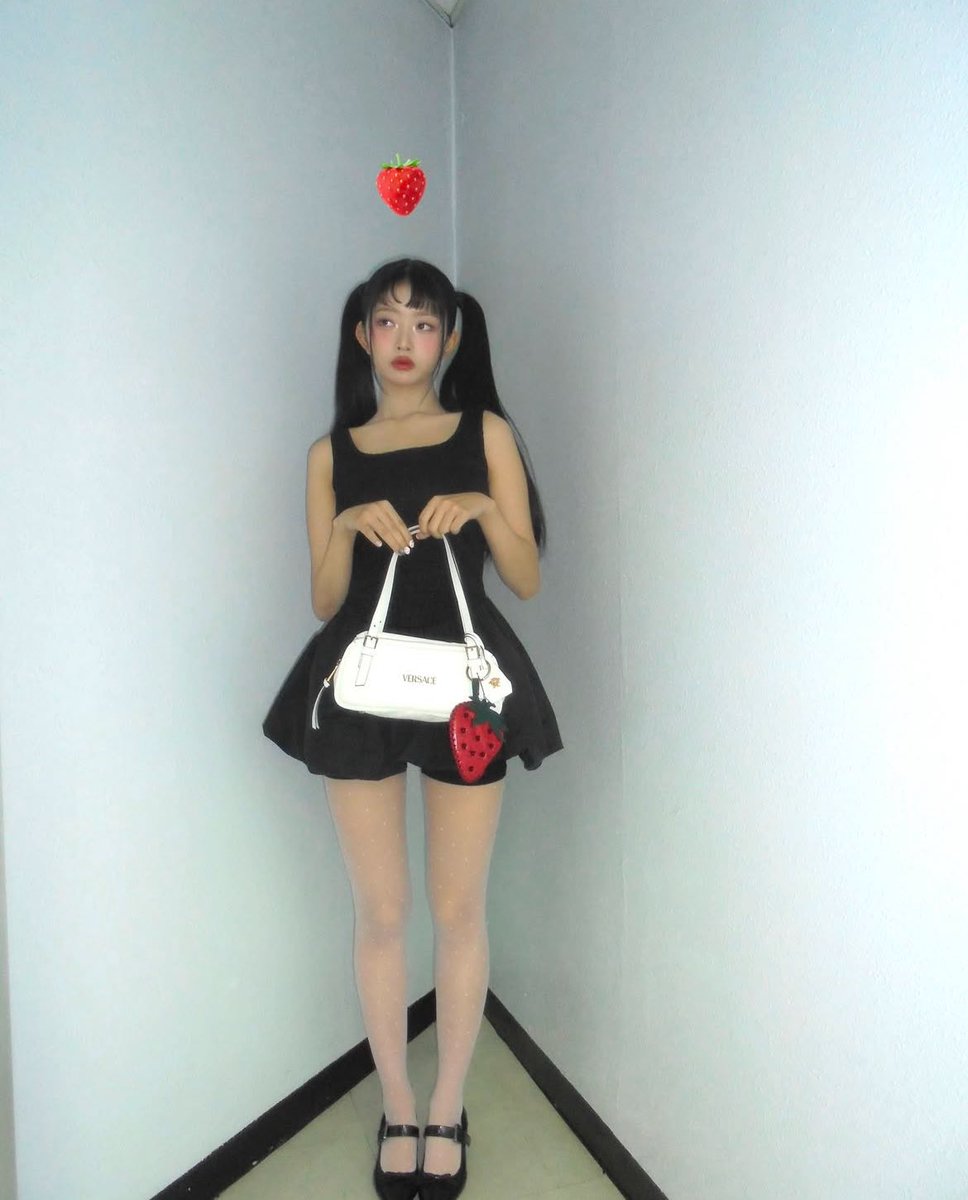 suni__fit's tweet photo. 雪見だいふく2個食べられないレイちゃん
キンパ3、4切れでお腹いっぱいになる咲良
1人前を3人で食べても殆ど残すルセラフィム
ひとりでラーメン3つ食べるカリナ https://t.co/sZZqyACjlN