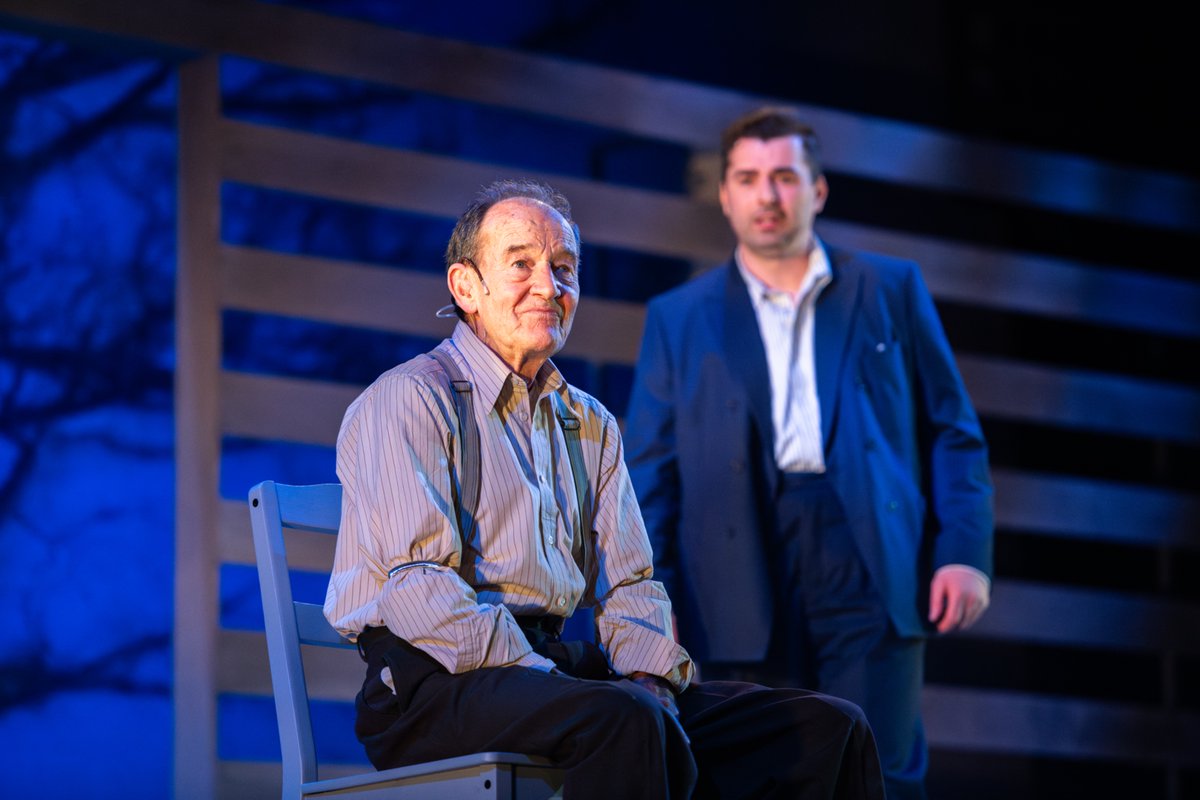 Raw Material (@rawmaterialarts) on Twitter photo Today! David Hayman and Daniel Cahill chat all things #DeathOfASalesman on <a href="/BBCRadioScot/">BBC Radio Scotland</a> #TheArtsMix 3.30pm 💼
🎧 bbc.co.uk/programmes/m00…
📸 <a href="/TGKW/">Tommy Ga-Ken Wan 溫嘉勤</a> Today! David Hayman and Daniel Cahill chat all things #DeathOfASalesman on <a href="/BBCRadioScot/">BBC Radio Scotland</a> #TheArtsMix 3.30pm 💼
🎧 bbc.co.uk/programmes/m00…
📸 <a href="/TGKW/">Tommy Ga-Ken Wan 溫嘉勤</a>