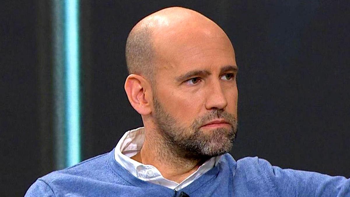 rafetavlc's tweet photo. El tragabolas del Gonzalito criticando los acuerdos entre el PP y VOX con los menas, ¿este HP cuántos menas se ha llevado a su casa?
Menudo bocachancla!!! https://t.co/OW38zN6InA