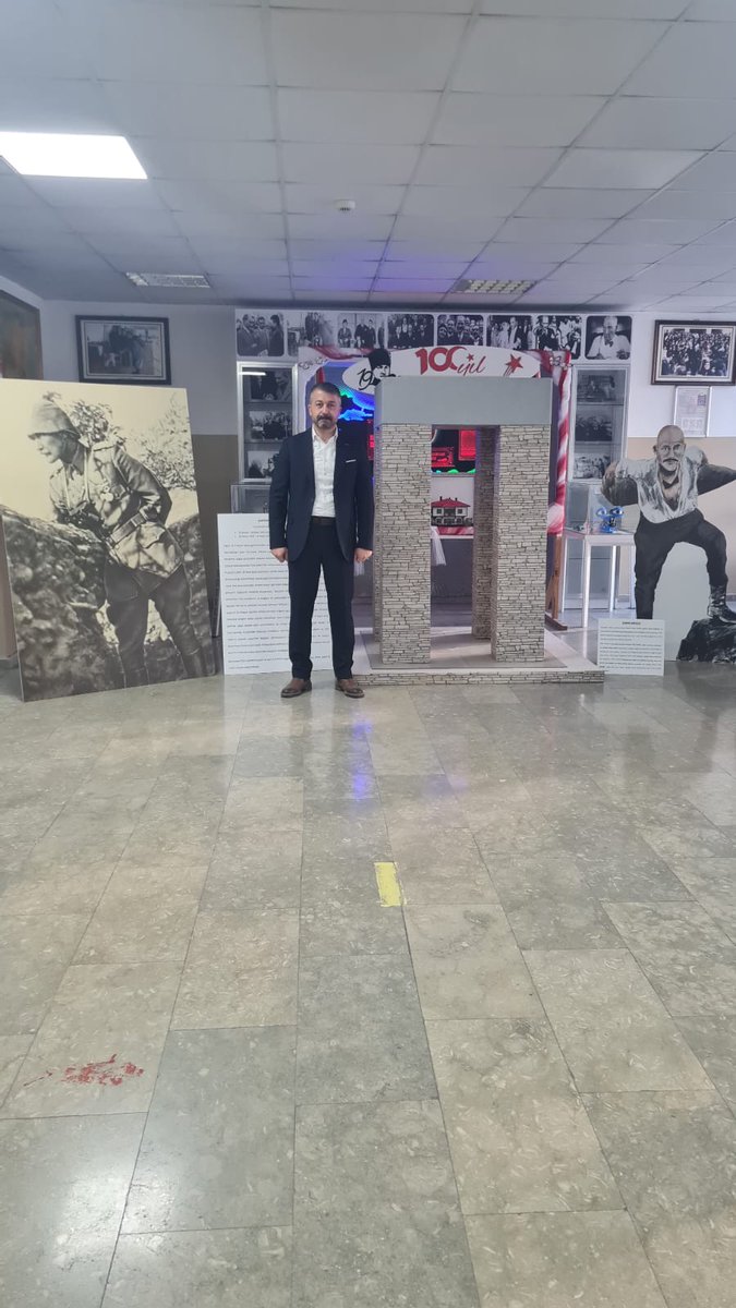 ssahmtal's tweet photo. Okulumuzda oluşturduğumuz Çanakkale zaferi köşeleri, emeği geçen herkese teşekkürlerimizle 
Çanakkale geçilmez 🇹🇷🇹🇷🇹🇷 https://t.co/9dfmpNwxzZ
