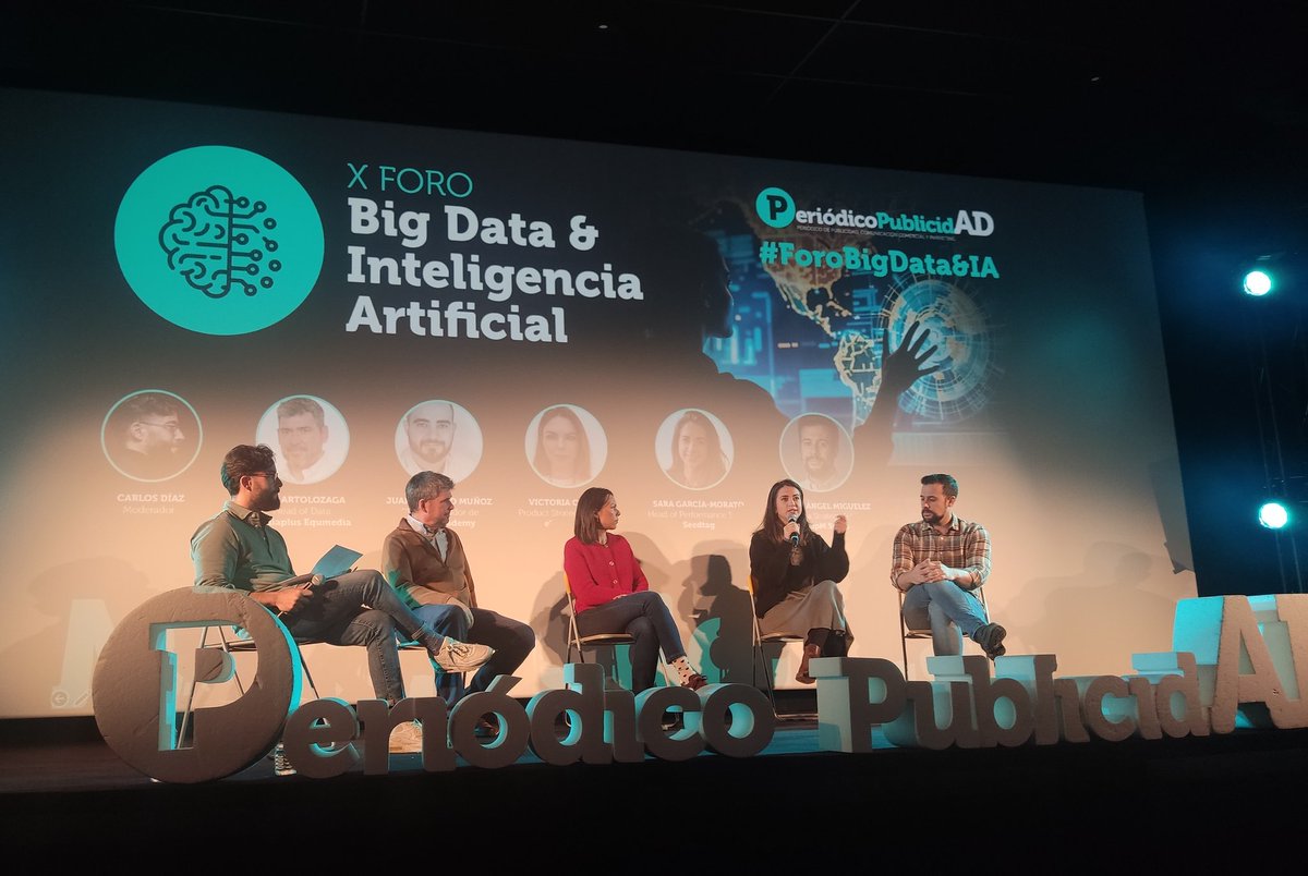 SCOPEN_es's tweet image. 🔈Mesa redonda del #ForoBigData&amp;amp;IA, @PdelaPublicidad

Jon Artolozaga de @MediaplusEqu
Sara García-Morato de @seedtag
Miguel Ángel Miguélez de @GroupM_Espana
Victoria Cáceres de @ElTiempoes

&quot;El futuro es la PROGRAMÁTICA + IA, porque va a mejorar la publicidad&quot;

#Bigdata #IA