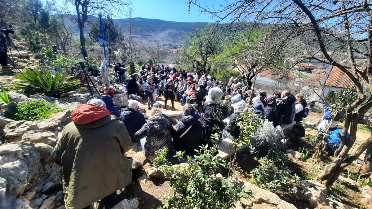 RadioMariaITA's tweet image. 🟥🙏LIVE DA #MEDJUGORJE ~18 Marzo 2025
⭐️🙏Siamo in diretta da #CROCE BLU : SANTO ROSARIO H .12.10 circa IN CONCOMITANZA CON APPARIZIONE ANNUALE A MIRIJANA 🙏