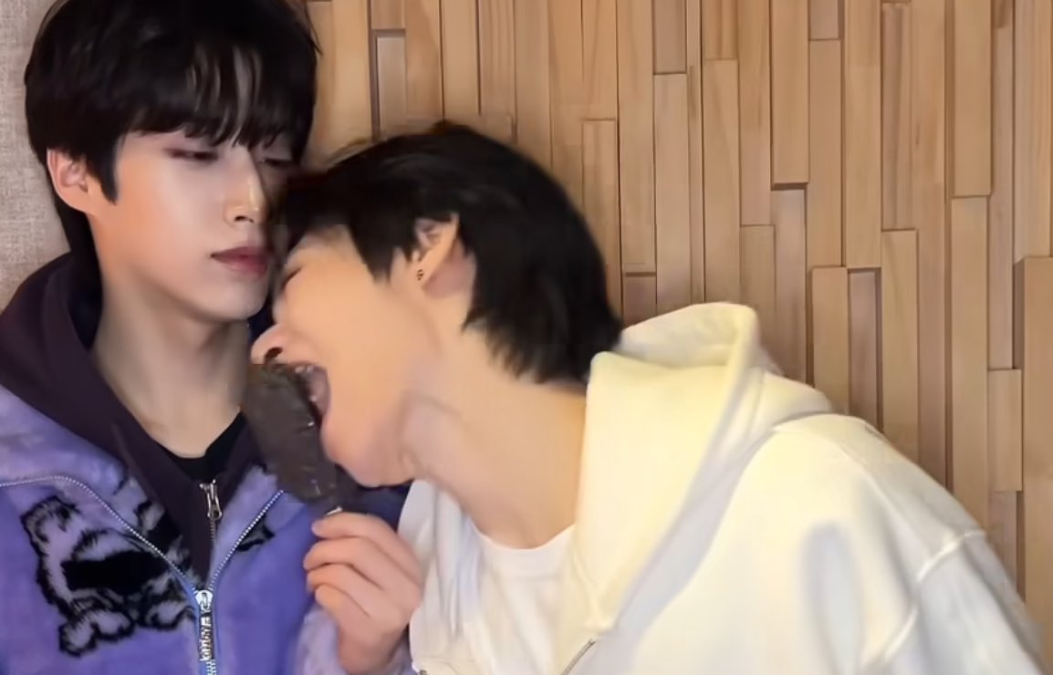 cellibbo's tweet photo. 개웃곀ㅌㅋㅋㅋㅋㅋㅋㅋㅋㅌㅌㅌㅌㅋㅋㅋㅋㅋㅋㅋㅋㅋㅋㅋㅋㅋㅋㅋㅋㅋㅋㅋㅋㅋㅋㅋ https://t.co/AvcFZmZwFt
