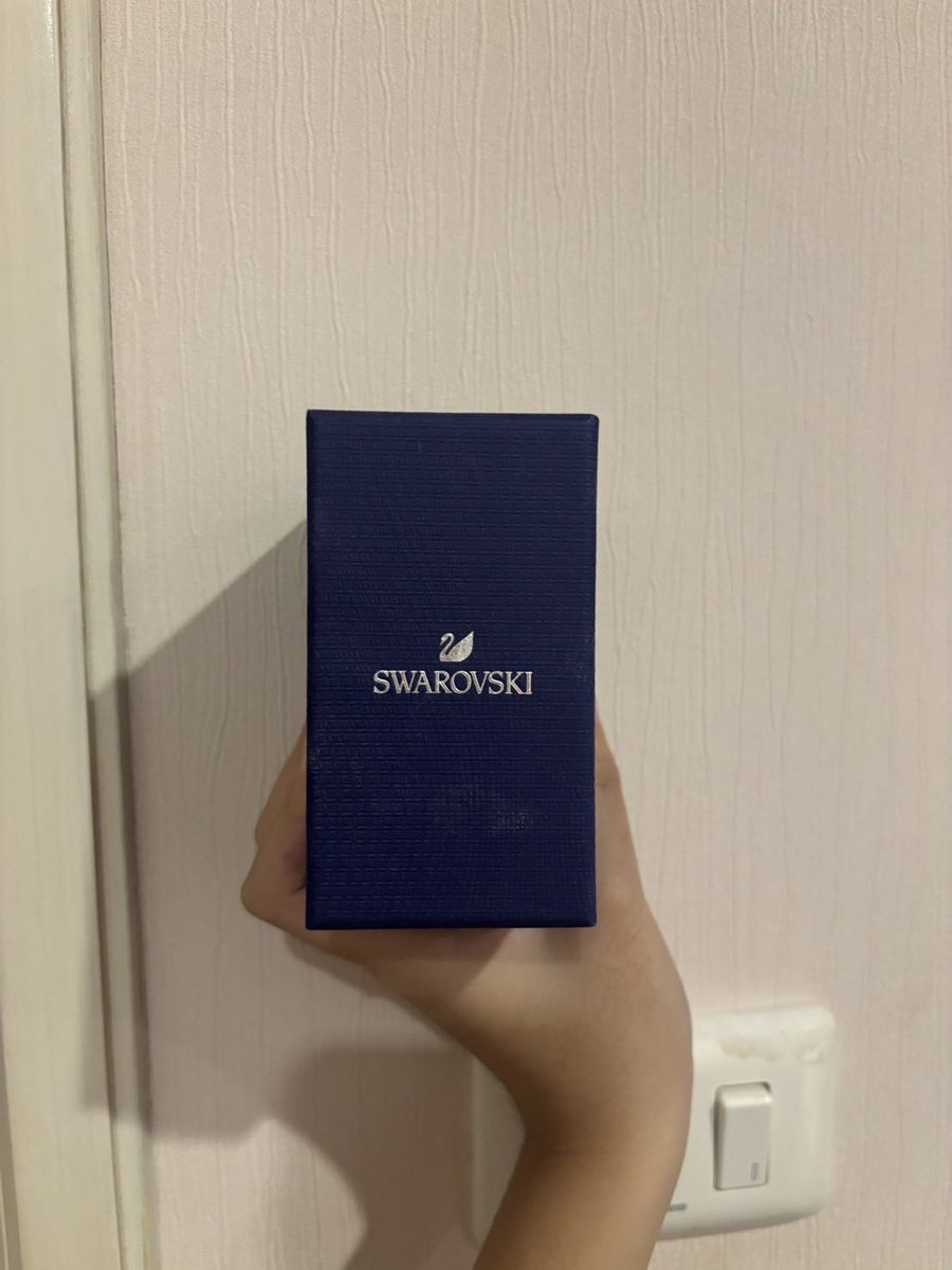 cheirvse's tweet photo. ส่งต่อ swarovski Bracelet Angel  2200 bath (ต่อรองราคาได้) 
ใช้ไป 2 ครั้งค่ะ

สนใจ dm @terpenmeaw 

#ส่งต่อเสื้อผ้า #Swarovski #ส่งต่อเสื้อผ้ามือ2 #ส่งต่อ https://t.co/be2uHwf2yC