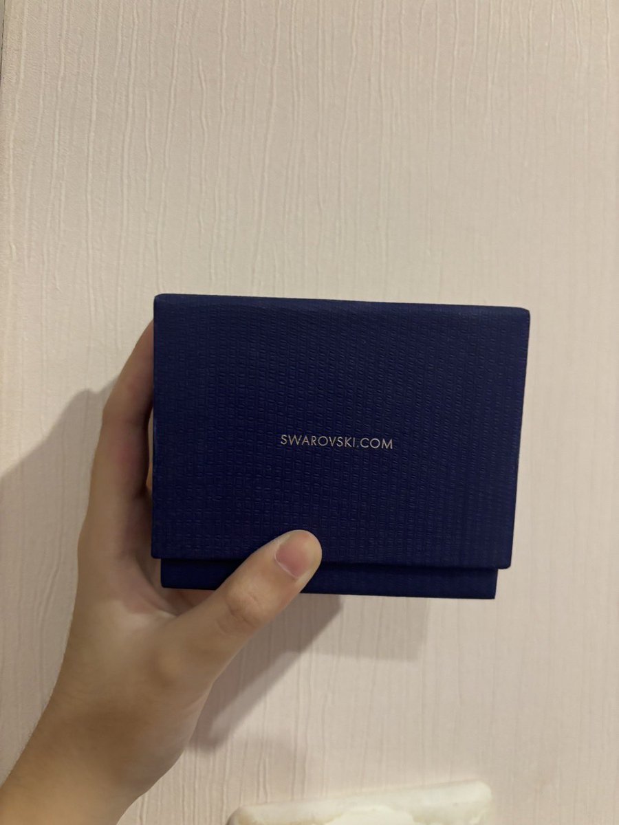 cheirvse's tweet photo. ส่งต่อ swarovski Bracelet Angel  2200 bath (ต่อรองราคาได้) 
ใช้ไป 2 ครั้งค่ะ

สนใจ dm @terpenmeaw 

#ส่งต่อเสื้อผ้า #Swarovski #ส่งต่อเสื้อผ้ามือ2 #ส่งต่อ https://t.co/be2uHwf2yC