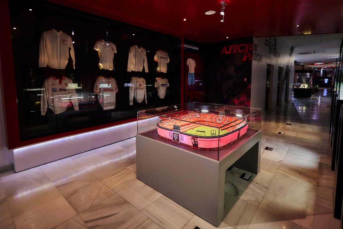 iberos_cf's tweet photo. Iberos CF jugará la "Sevilla FC European Cup" el día 31 de mayo de 2025 en el Estadio Ramón Sánchez Pizjuán ante los clubes de exhibición Internacional FC de Santander y Valencia EC. El torneo tendrá un formato triangular con dos partidos de 50 minutos. https://t.co/3Bk4Fc8x1W