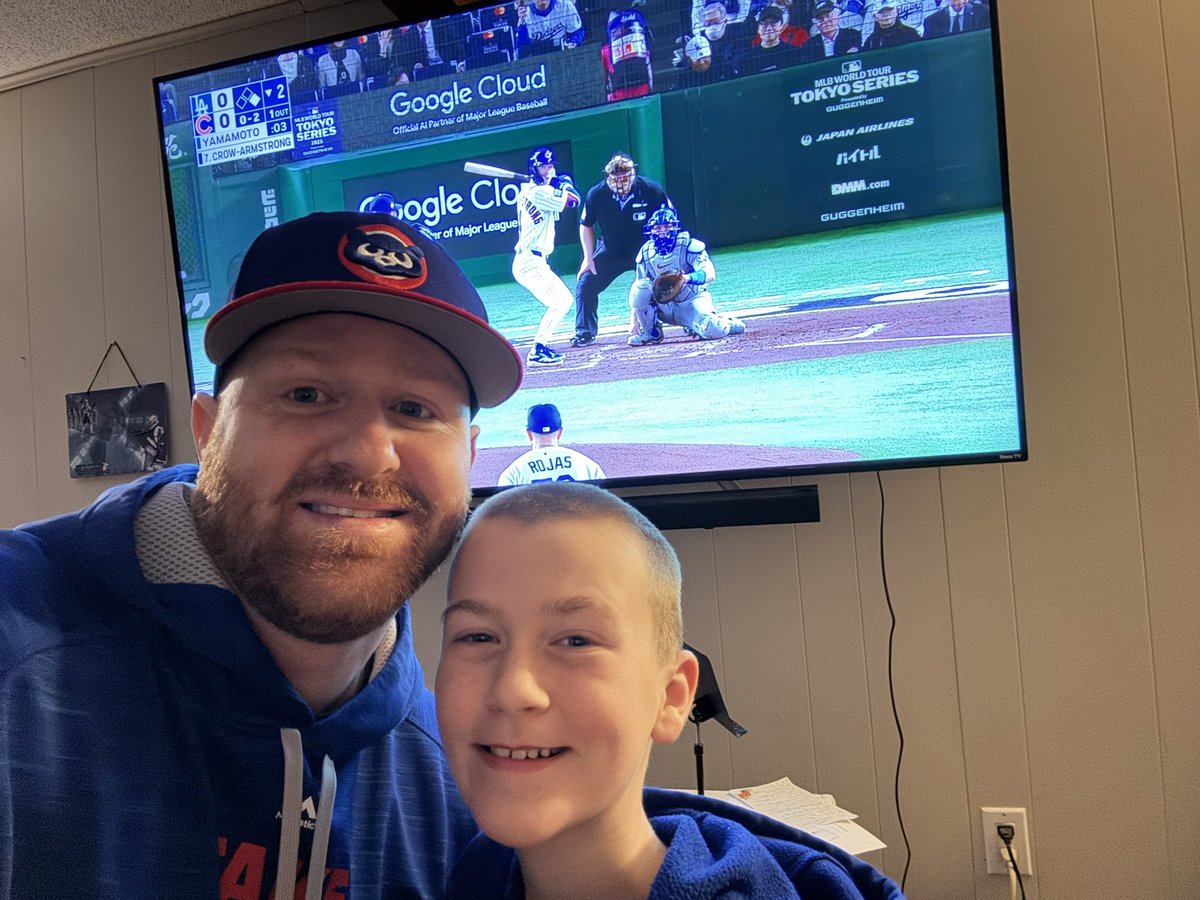 Red_Revolution's tweet image. Making memories with my son! #gocubsgo #watchmarquee #marqueeintokyo