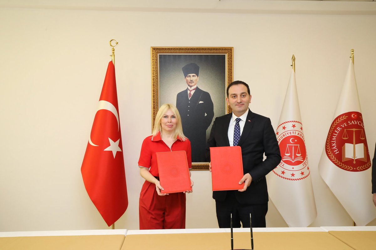 Antalya Cumhuriyet Başsavcısı Sayın Yakup Ali Kahveci ile birlikte, Akdeniz Üniversitesi ve Antalya Adliyesi arasında iki önemli iş birliği protokolüne imza attık.
Ceza İnfaz Kurumları ve Denetimli Serbestlik Hizmetleri alanlarında gerçekleştirilecek bu iş birliği ile eğitim,