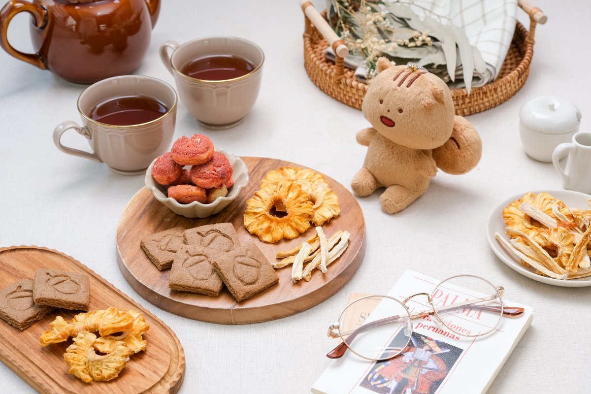 🐿️スナックミーストアで発売🐿️
🎁りっすバースデーBOX 2025
3月はりっすのお誕生月！一緒にりっすのお誕生日をお祝いしましょう！ りっす好き（りっすなー）のみなさまへ、かわいいりっすのぬいぐるみキーホルダーとりっすおすすめのおやつが入ったBOXをお届けします。
詳細🐿️ chat.snaq.me/stores